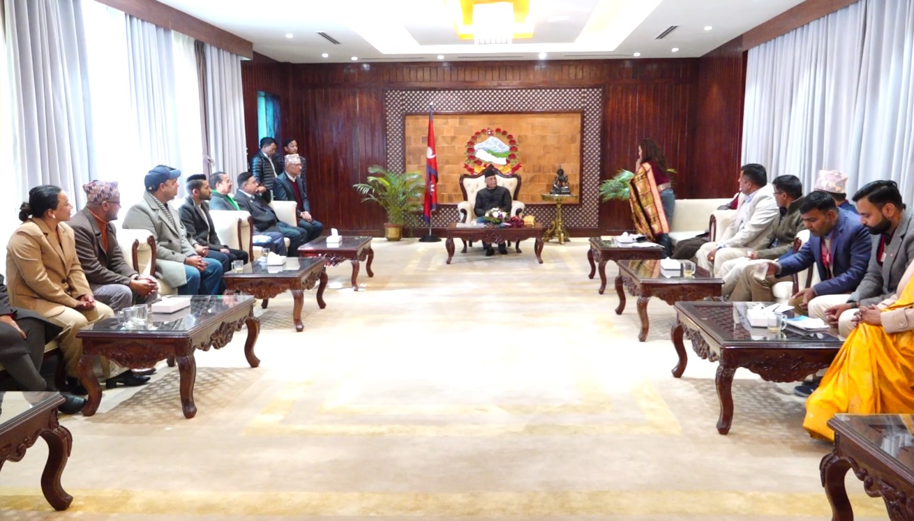 कुनै दल फुटाउने र मिलाउने काम गर्दिनँ : प्रधानमन्त्री ओली