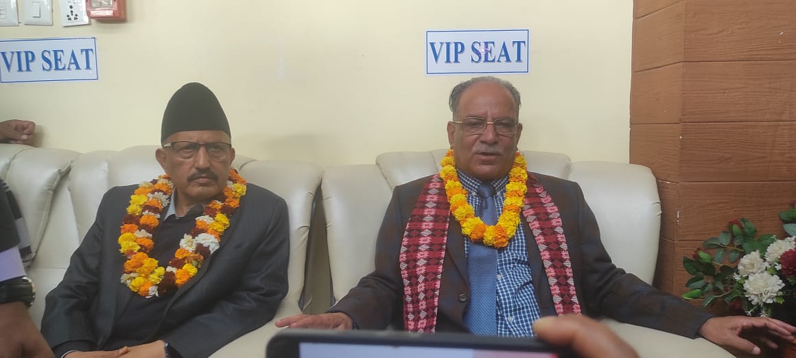 केपी ओलीको नेतृत्वमा कम्युनिष्ट एकता असम्भव: प्रचण्डको स्पष्ट संकेत