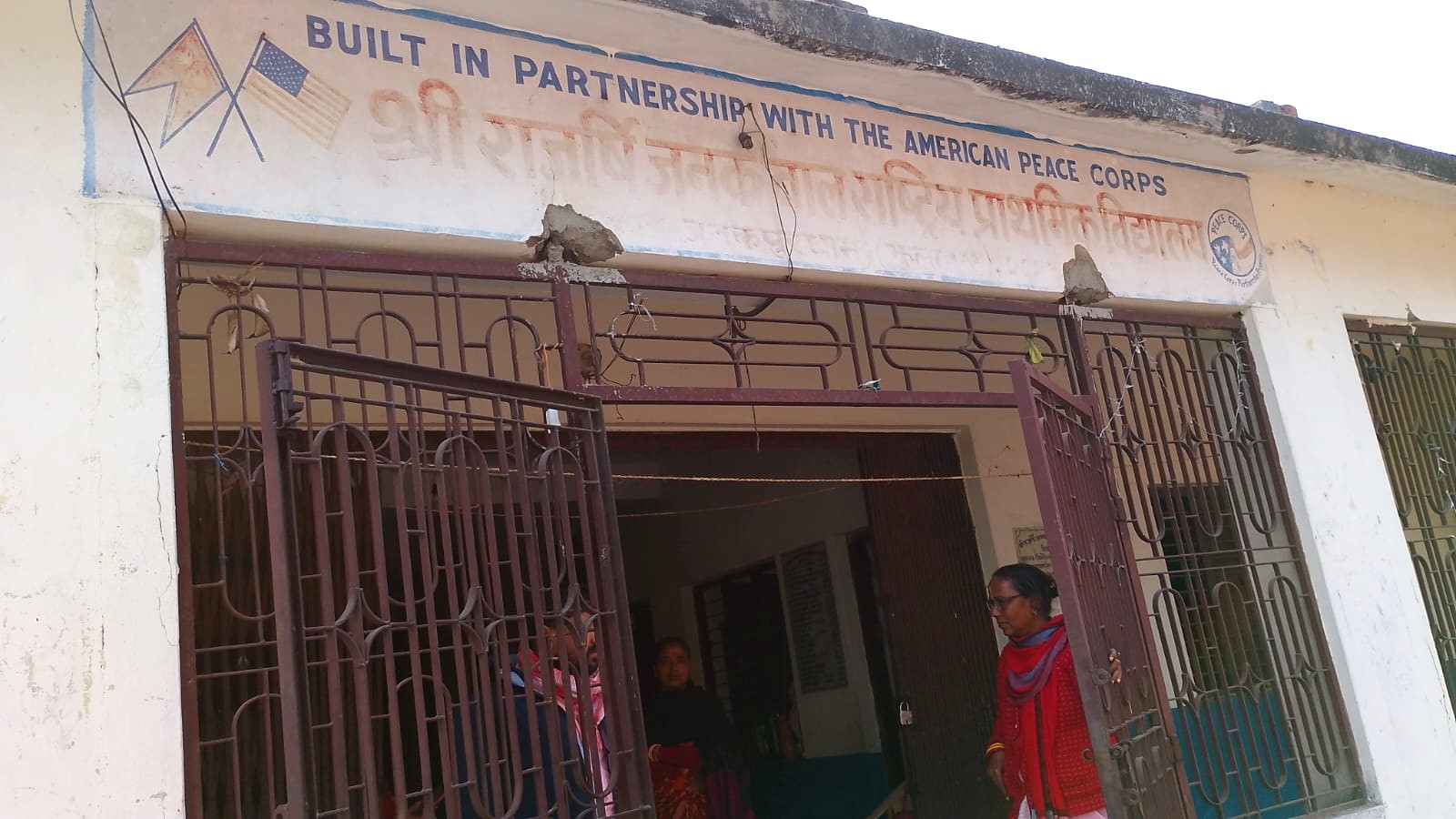 अमेरिकी स्वयम्सेवकको पहलमा बनेको विद्यालय अहिले उपेक्षित, शिक्षामा गिरावट