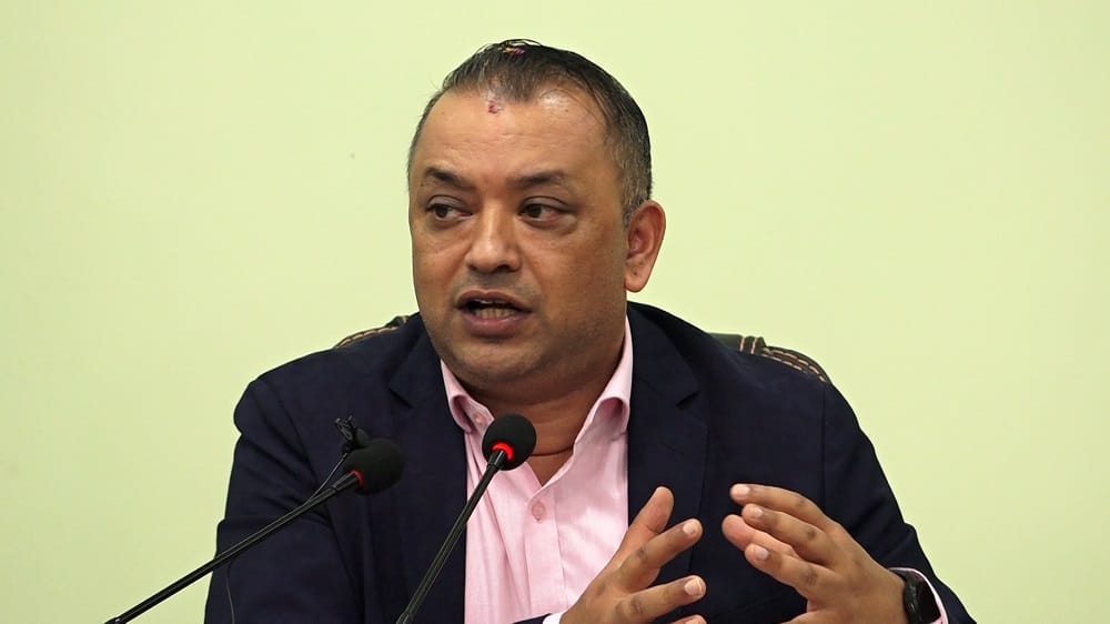 गगन थापाद्वारा उर्जामन्त्री खड्कालाई कुलमान घिसिङलाई नहटाउन सुझाव,