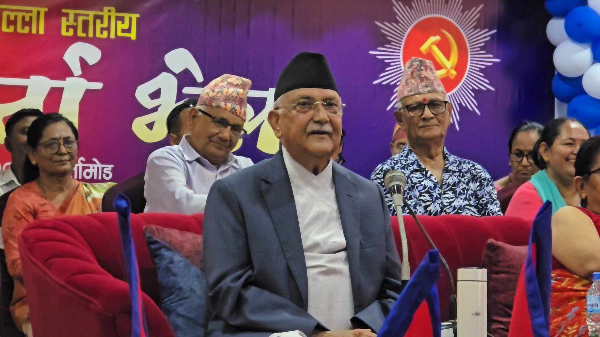 ‘२०/२५ वर्ष अझै नेतृत्वमा रहनेछु’ — प्रधानमन्त्री ओलीको दोहोरो घोषणा