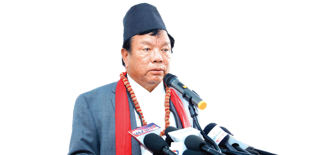 शिक्षा मन्त्री  पुनको निर्देशन : विद्यालयमा कम्प्युटर शिक्षक, परीक्षाफल तीन महिनाभित्र र विश्वविद्यालय क्षेत्र सफाइ अभियान