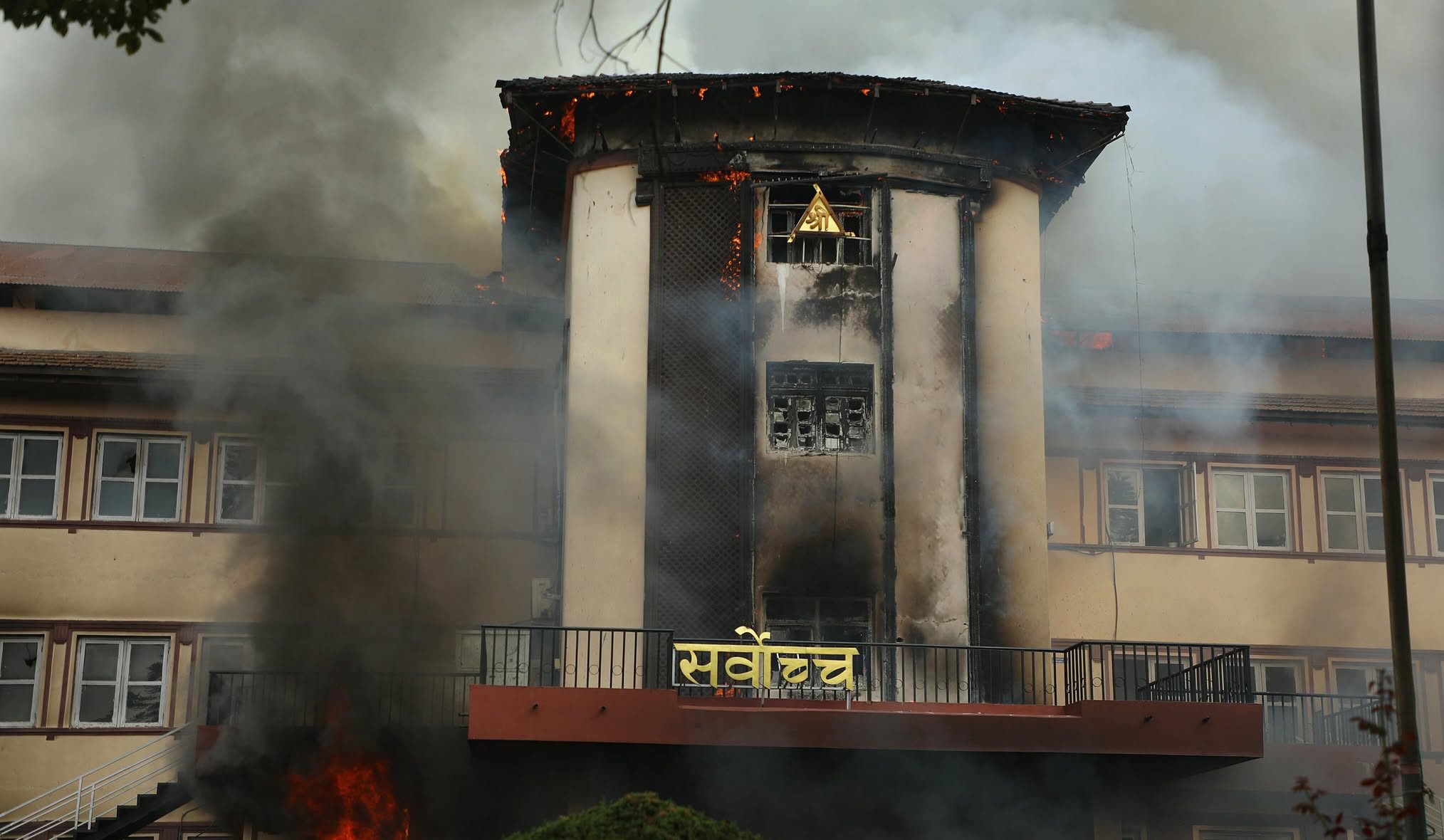 जेन–जी आन्दोलनका नाममा भएको आगजनीबाट २३ अदालत ध्वस्त, लाखौँ अभिलेख र सयौँ सवारीसाधन नष्ट