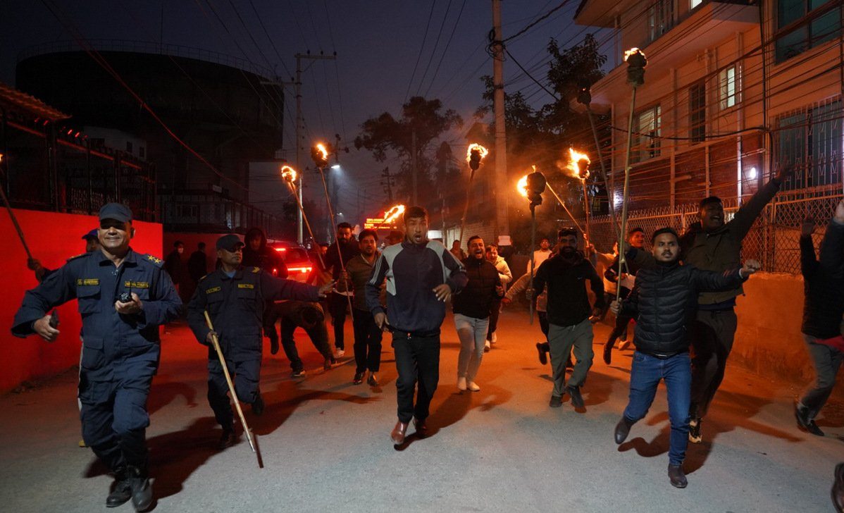 नयाँबानेश्वरमा अनेरास्ववियुद्वारा मसाल जुलुस, अन्तरिम सरकारविरुद्ध कडा विरोध