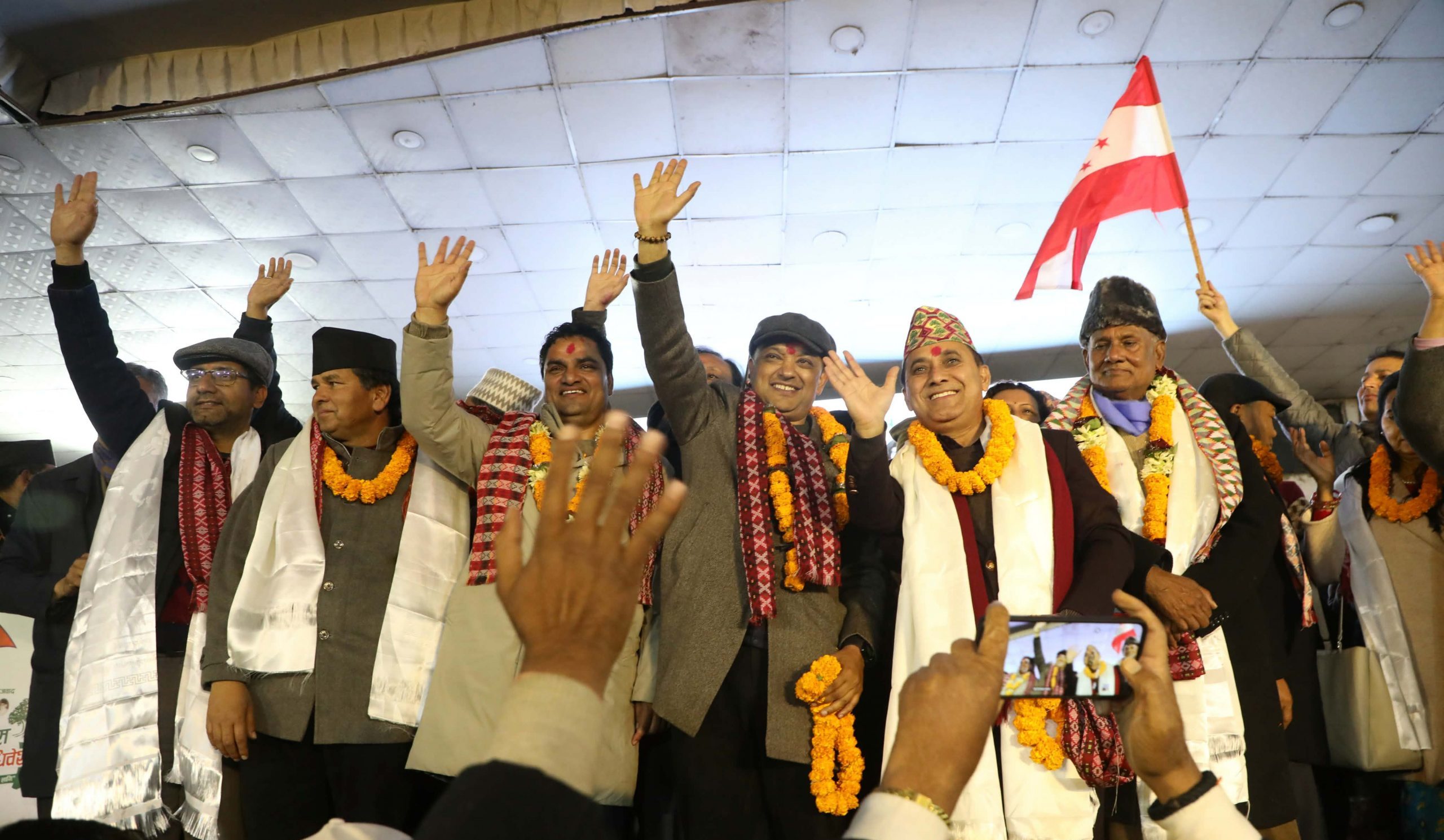 विशेष महाधिवेशनबाट गगन थापाको नेतृत्वमा नयाँ केन्द्रीय कार्यसमिति, कांग्रेस औपचारिक रूपमा विभाजित