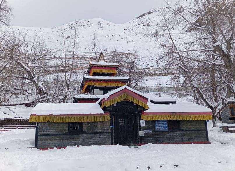 भारी हिमपातपछि मुक्तिनाथ क्षेत्र सुनसान, कागबेनी–मुक्तिनाथ सडक अवरुद्ध