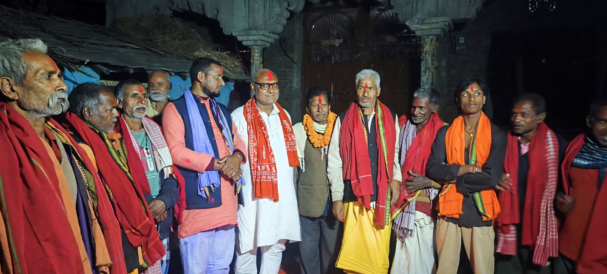 धनुषा–२ मा अन्य दललाई झट्का, दर्जनौं नेता–कार्यकर्ता एमाले प्रवेश