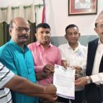 सरकारी विज्ञापन नीतिविरुद्ध धनुषामा पत्रकारको विरोध, महासंघद्वारा सरकारलाई ज्ञापनपत्र