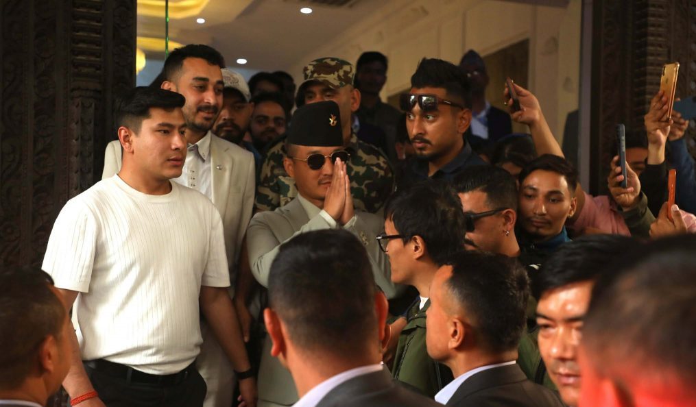 विवादपछि गृहमन्त्रीबाट राजीनामा दिएका सुधन गुरुङ मन्त्रालयबाट बिदाइ,