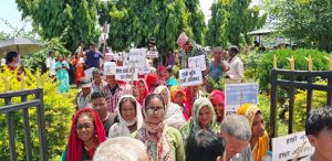 भूमि अधिकारको माग गर्दै ढल्केबरमा सुकुमवासीको प्रदर्शन,