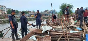 थापाथली सुकुम्बासी बस्तीमा दुःखद घटना: बागमतीमा हाम फालेर एक पुरुषको आत्महत्या,